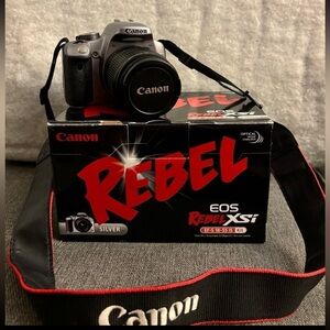Canon Rebel eos XSI Camera and kit